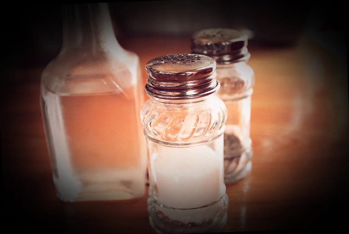 schrank mit essig auswischen motten - Bild 4